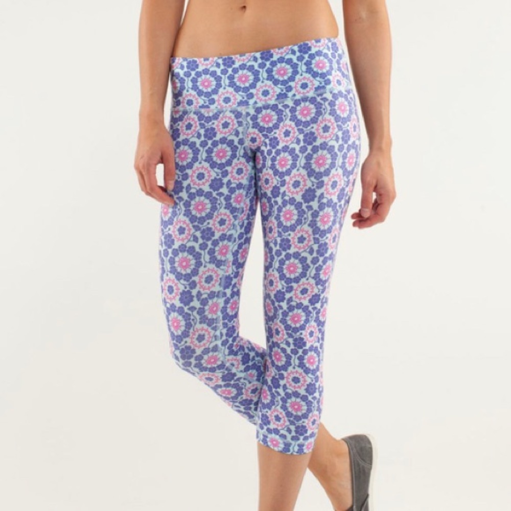 Lululemon Wunder Under Crop Twiggy Printed Power Purple / Aquamarine